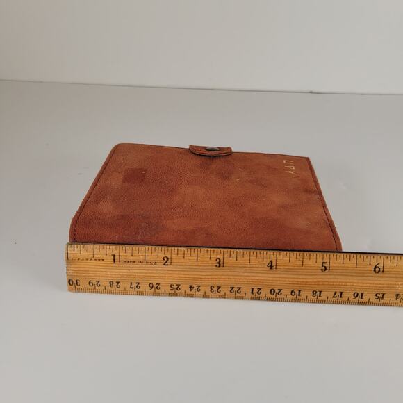 Vintage Suede Bridge Card Game Set w/ Score Pad, 2 Decks, & Snap Closure Case - Picture 5 of 9
